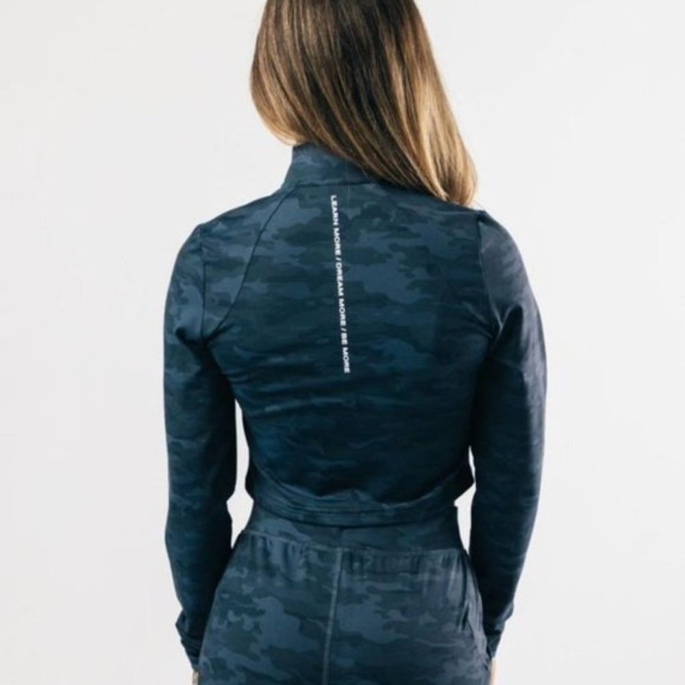 NEW ALPHALETE WOMEN'S PREMIUM CROP JACKET Navy Camo - Picture 5 of 8